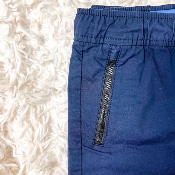 ❌SOLD❌ Old Navy Boys Built-In Flex Tapered Tech Cargo Pants, Size S (6-7) - Picture 3 of 10